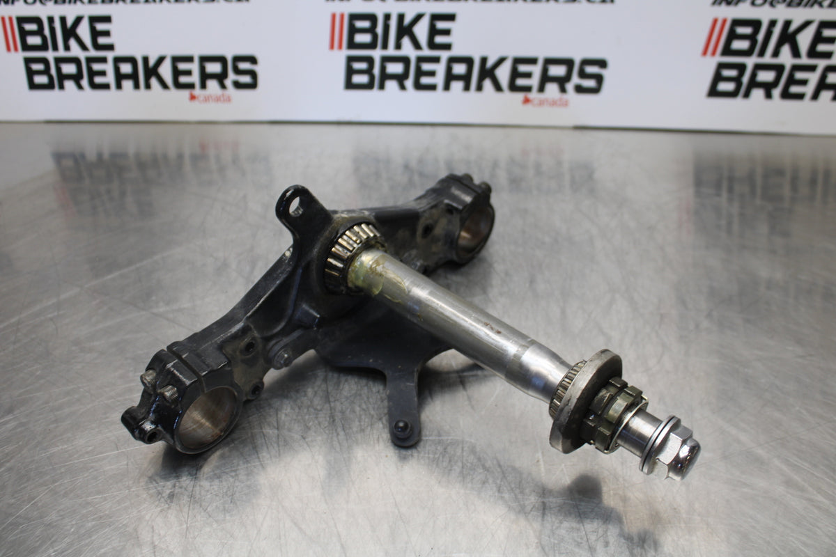 04 YAMAHA ROAD STAR XV1700A FRONT FORKS CLAMP LOWER TRIPLE TREE STEM BB155