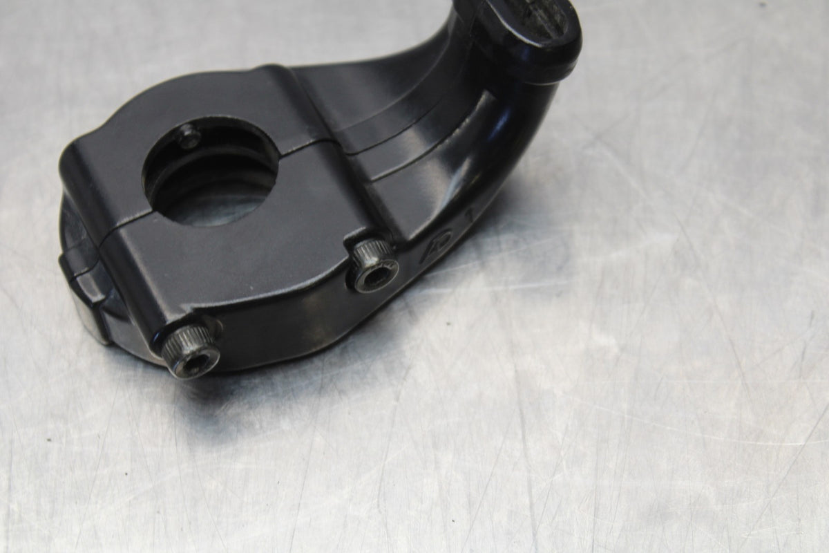 04-05 YAMAHA YZF R1 THROTTLE CABLE LINE HOUSING GUIDE BB173