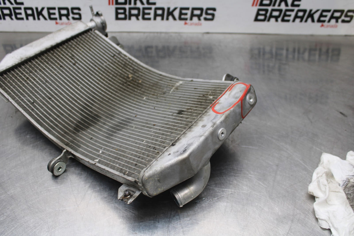 18 YAMAHA YZF R1  ENGINE RADIATOR MOTOR COOLER COOLING RADIATER BB838
