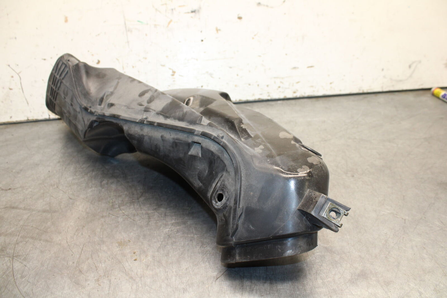 06-07 SUZUKI GSXR 600 RIGHT RAM AIR INTAKE DUCT TUBE BB737