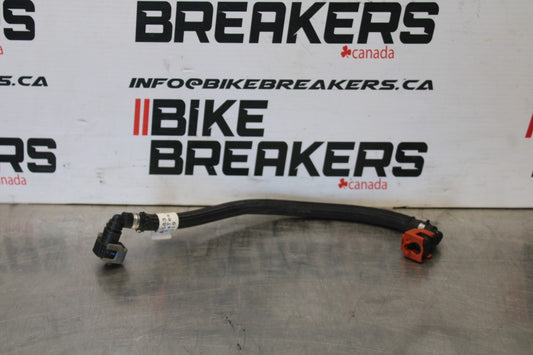 20 TRIUMPH STREET TRIPLE 765 FUEL HOSE GAS LINE TUBE PIPE BB864