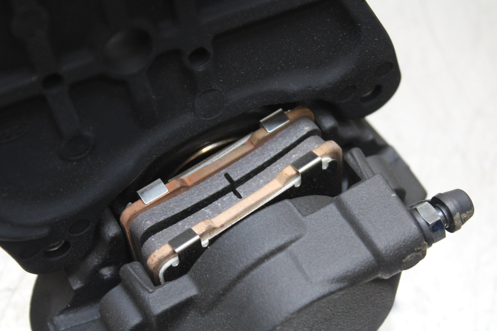 23-24 KAWASAKI NINJA ZX14R REAR BACK BRAKE CALIPER W MOUNT BRACKET BB141