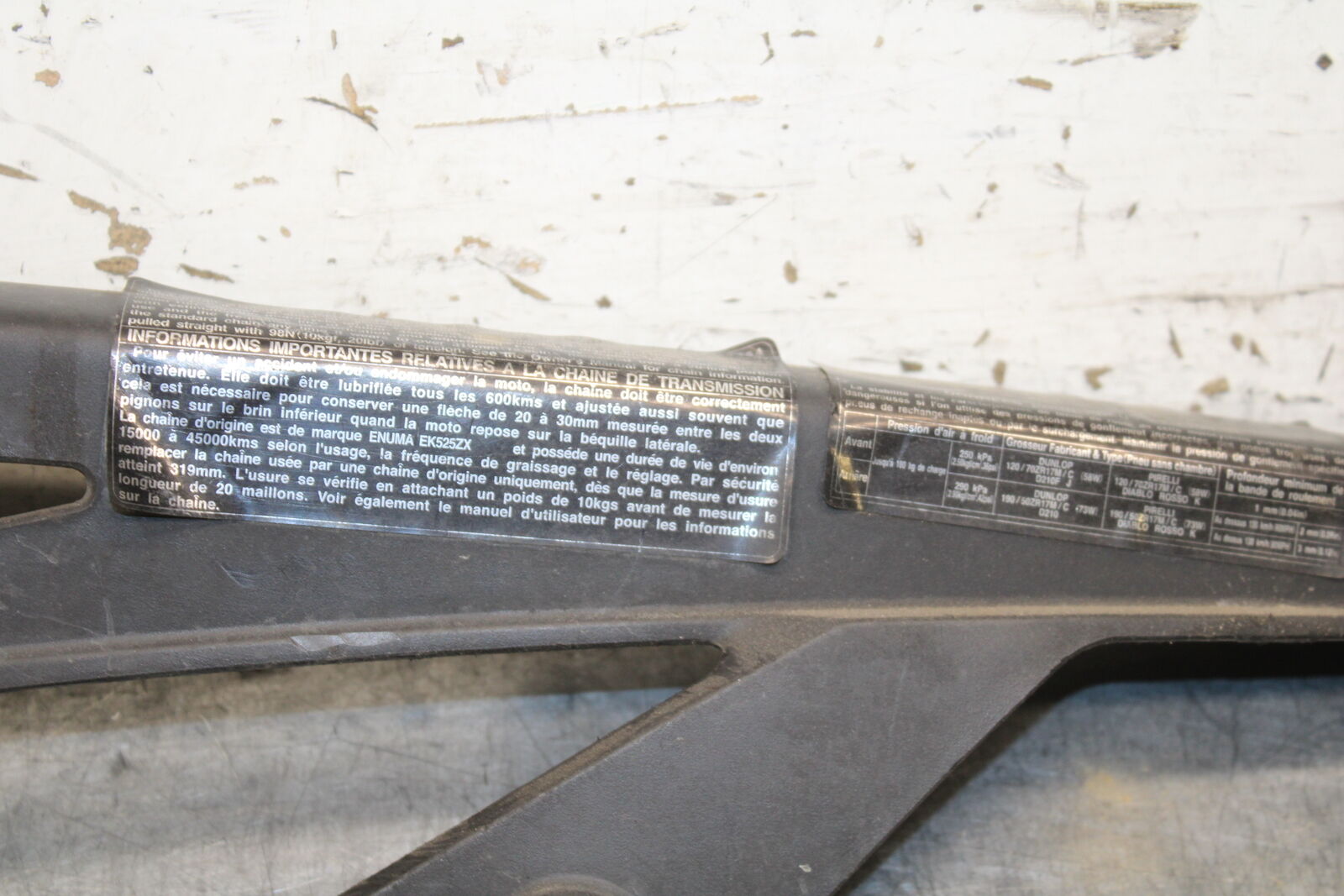 12-13 KAWASAKI Z1000 REAR BACK DRIVE CHAIN GUARD COVER SHIELD BB743