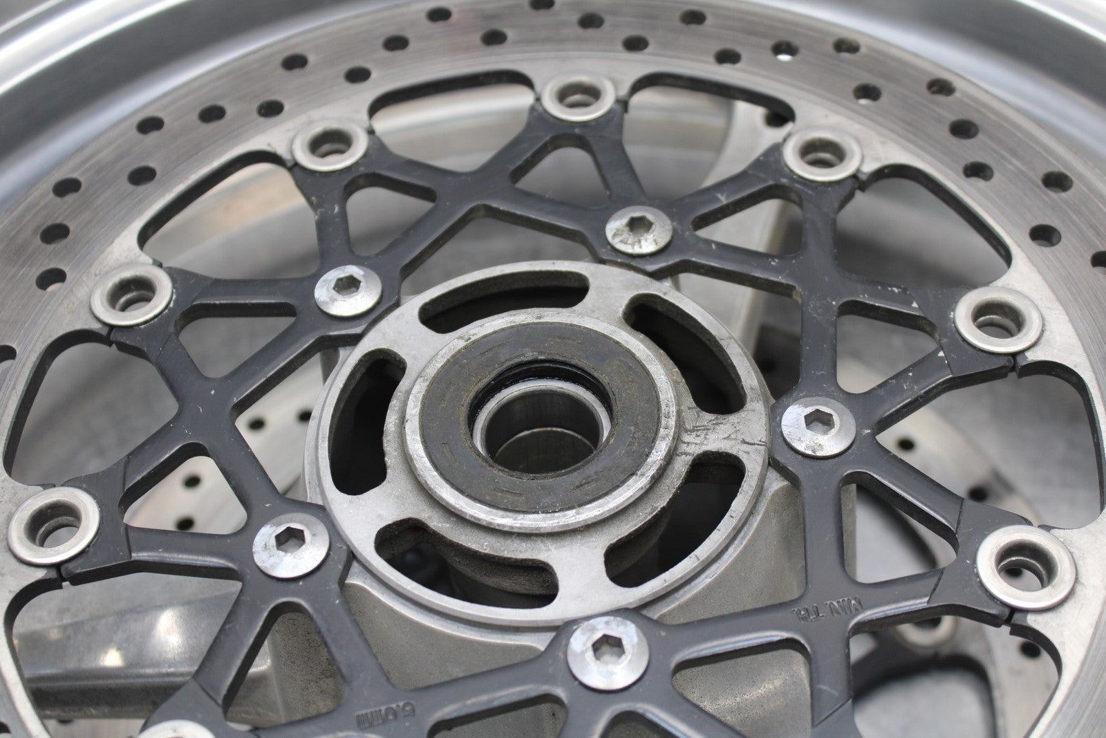 07 SUZUKI GSXR1000 FRONT WHEEL FRONT RIM & BRAKE DISC ROTORS BB770