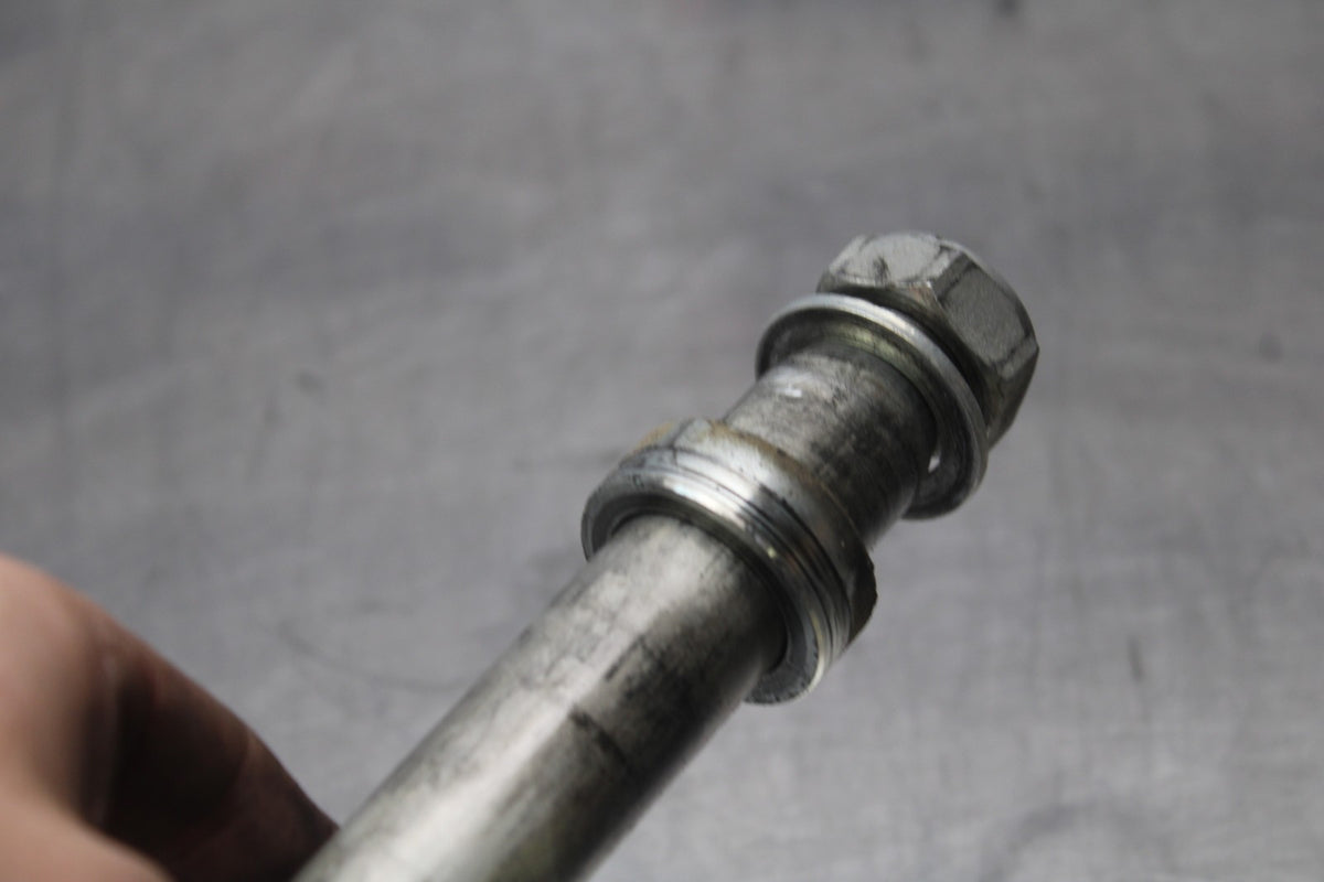 17 YAMAHA YZF R6 REAR AXLE BACK WHEEL RIM PIVOT BOLT AXEL BB922