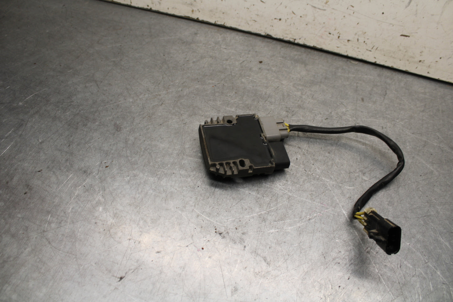 09-11 TRIUMPH DAYTONA 675 RECTIFIER VOLTAGE REGULATOR BB652