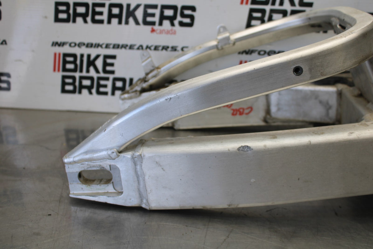 01 HONDA CBR900RR REAR SWINGARM BACK SUSPENSION SWING ARM BB00