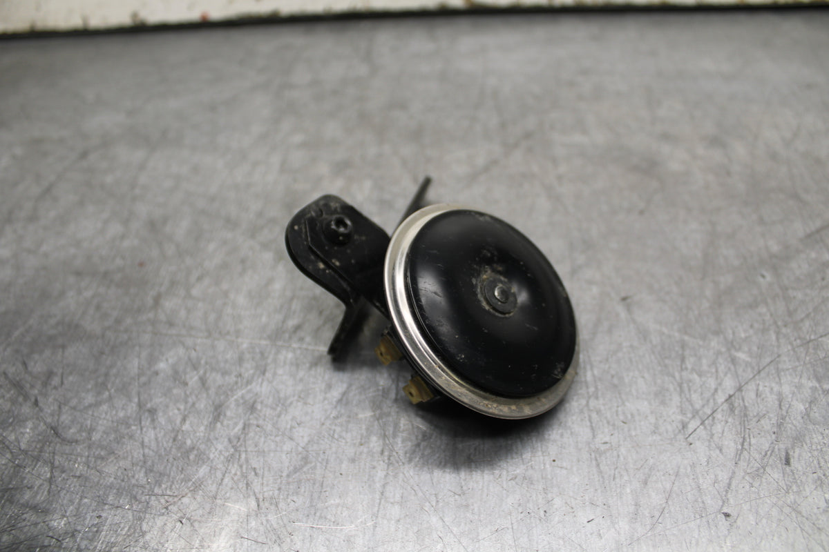 22-24 YAMAHA XSR900 HORN SIGNAL BB710