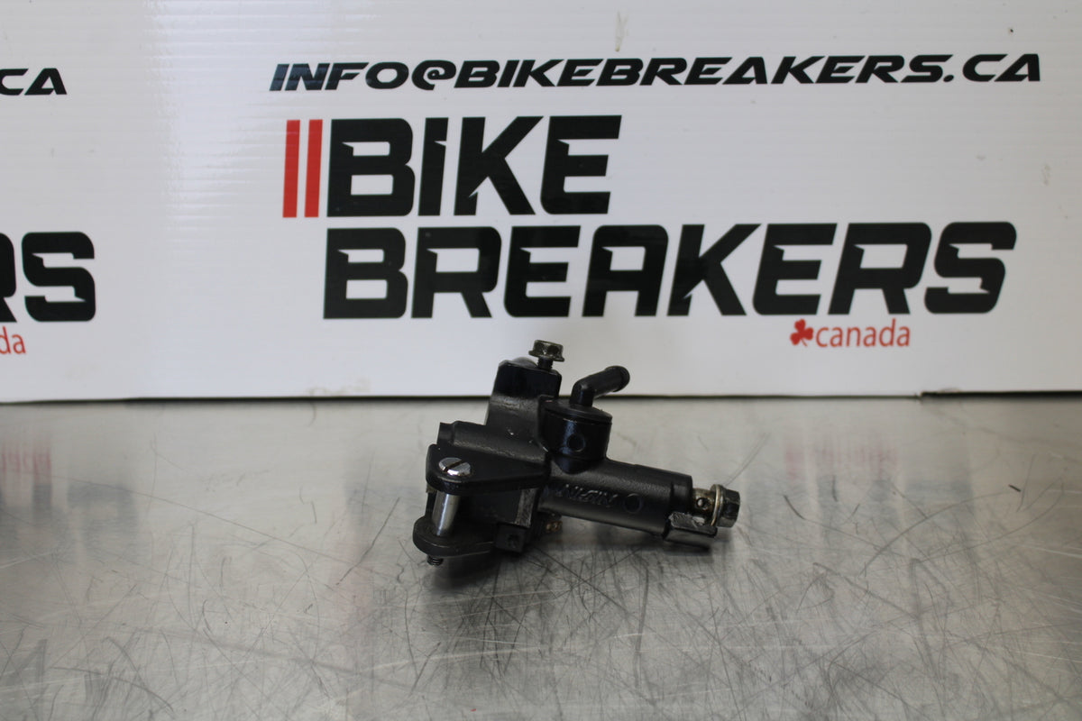 98-05 HONDA SUPER HAWK 1000 VTR1000F FRONT BRAKE MASTER CYLINDER BB152