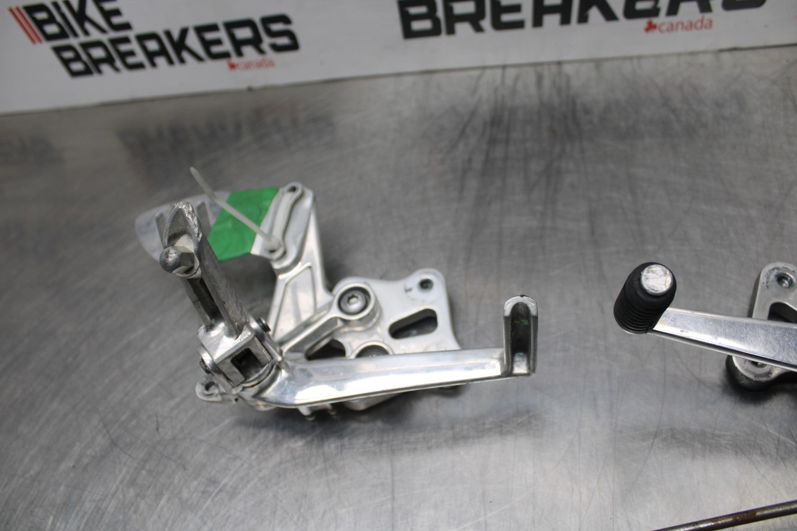 07 SUZUKI GSXR1000 POLISHED  REARSET REAR SET DRIVER PEG BRACKETS BB770