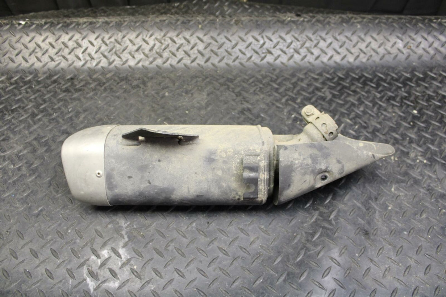 19 YAMAHA YZF R3 EXHAUST PIPE MUFFLER SLIP ON CAN SILENCER BB177