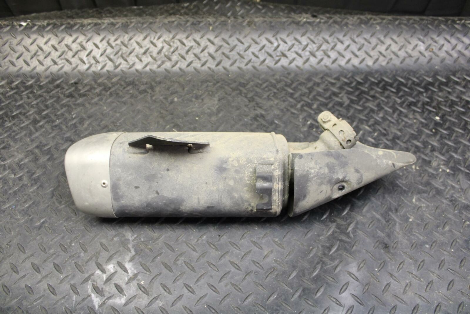 19 YAMAHA YZF R3 EXHAUST PIPE MUFFLER SLIP ON CAN SILENCER BB177