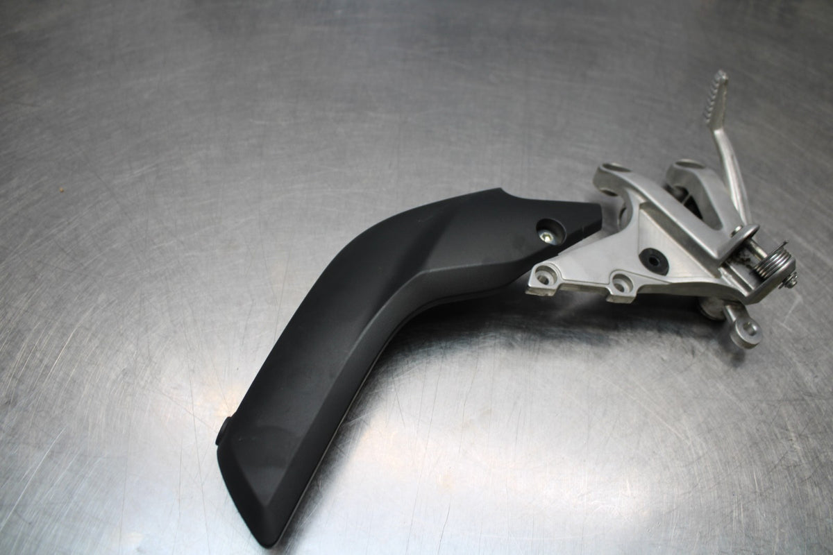13-24 HONDA CBR600RR RIGHT REARSET REAR SET DRIVER FOOT PEG REST STOP BB772