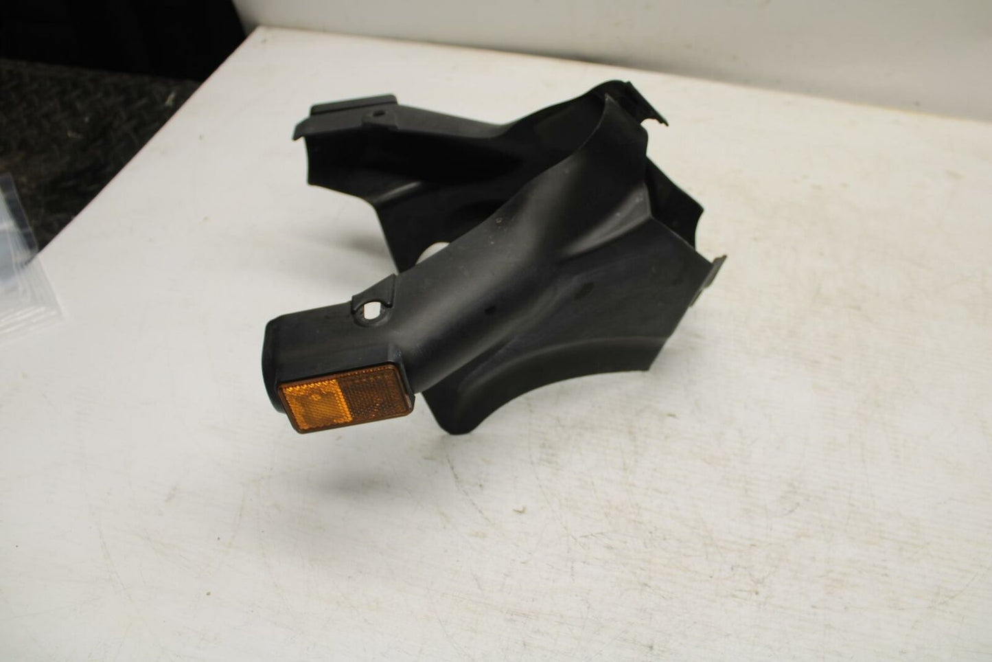 04-06 HONDA SHADOW 750 VT750C TAILLIGHT REAR TAIL BRAKE LIGHT TRIM BB360