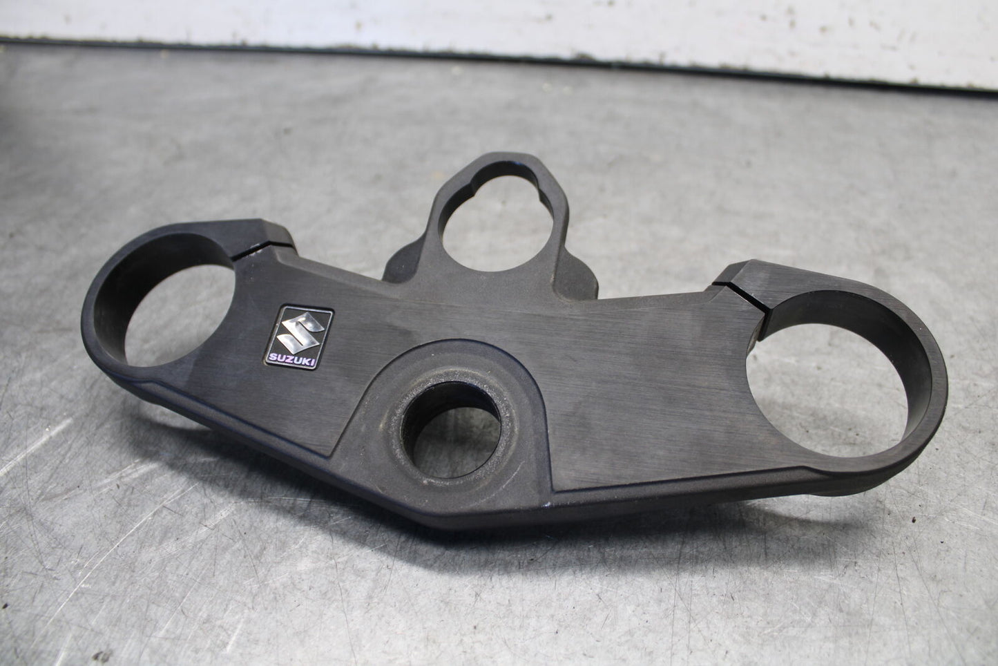 05-06 SUZUKI GSXR1000 FORKS UPPER TRIPLE TREE CLAMP 51311-41G00 BB663