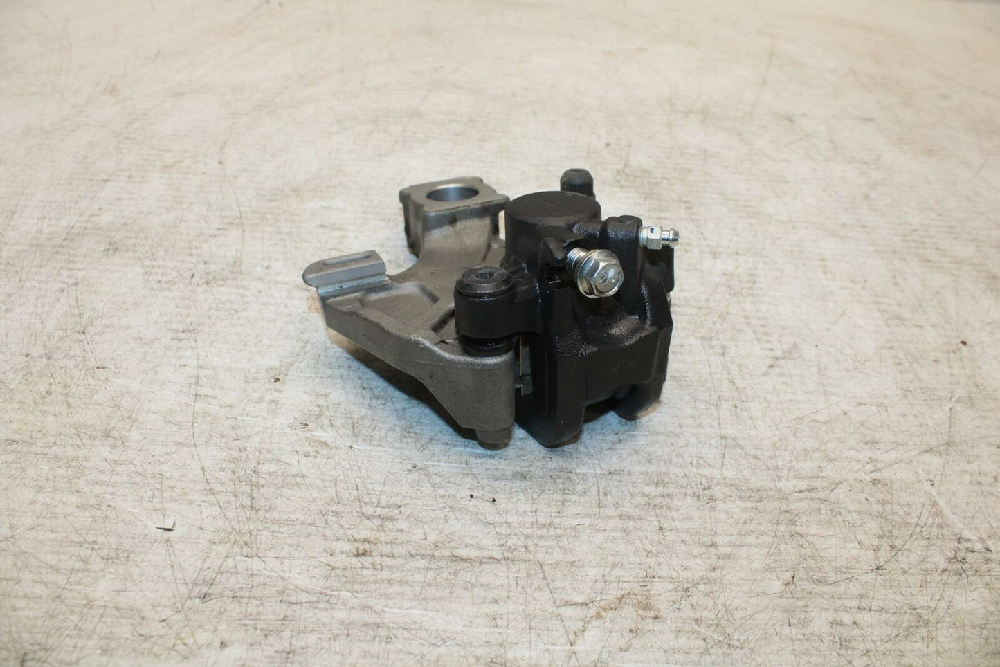 11-19 SUZUKI GSXR600 REAR BACK BRAKE CALIPER W MOUNT BRACKET BB371