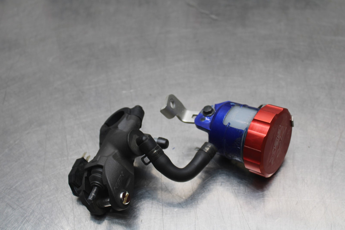 08-10 SUZUKI GSXR 600 FRONT BRAKE MASTER CYLINDER BB202