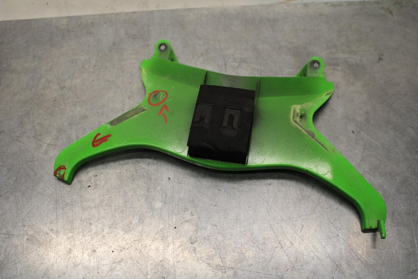 2011 Kawasaki Ninja ZX6R ZX600R FRONT CENTER COWL FAIRING BB587