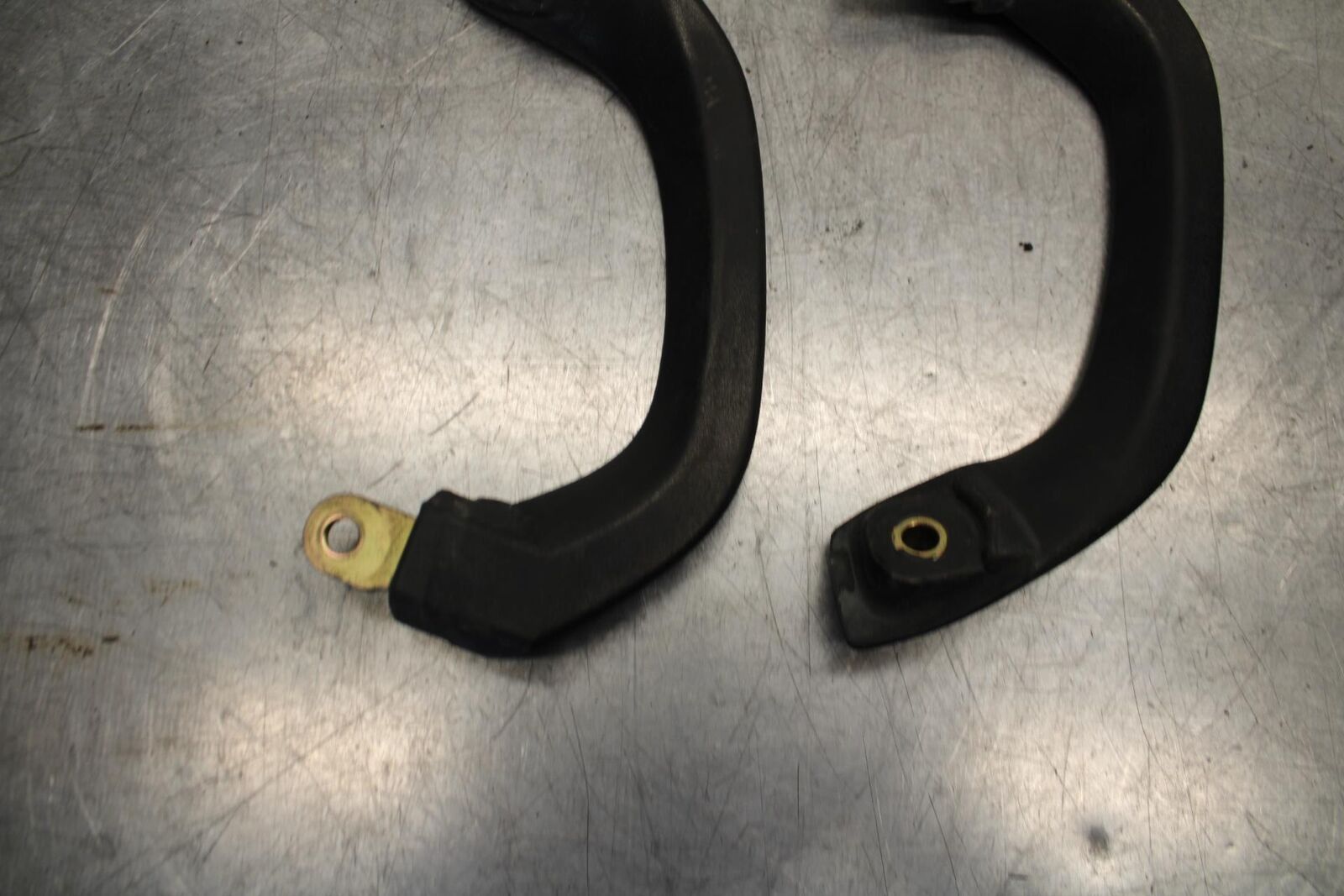 1995 Suzuki RF600R PASSENGER REAR SEAT GRAB BAR HANDLE SET BB615
