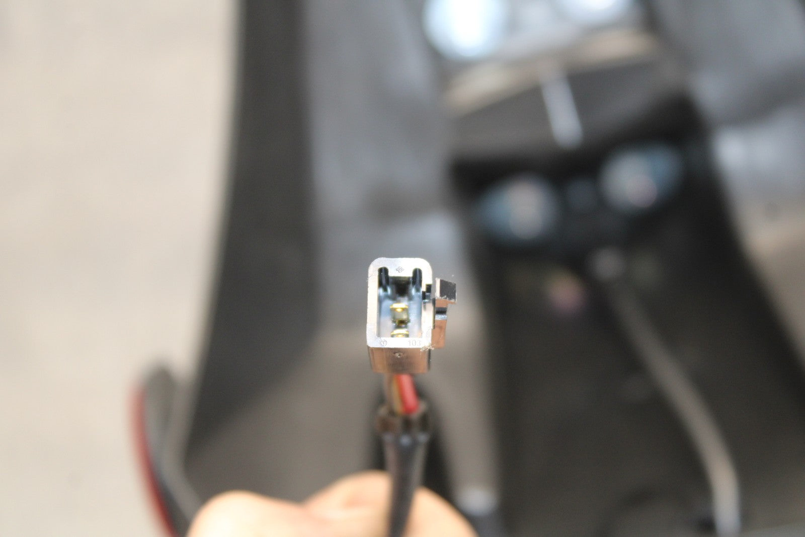 23-24 KAWASAKI NINJA ZX14R REAR BACK FENDER MUD GUARD BB764