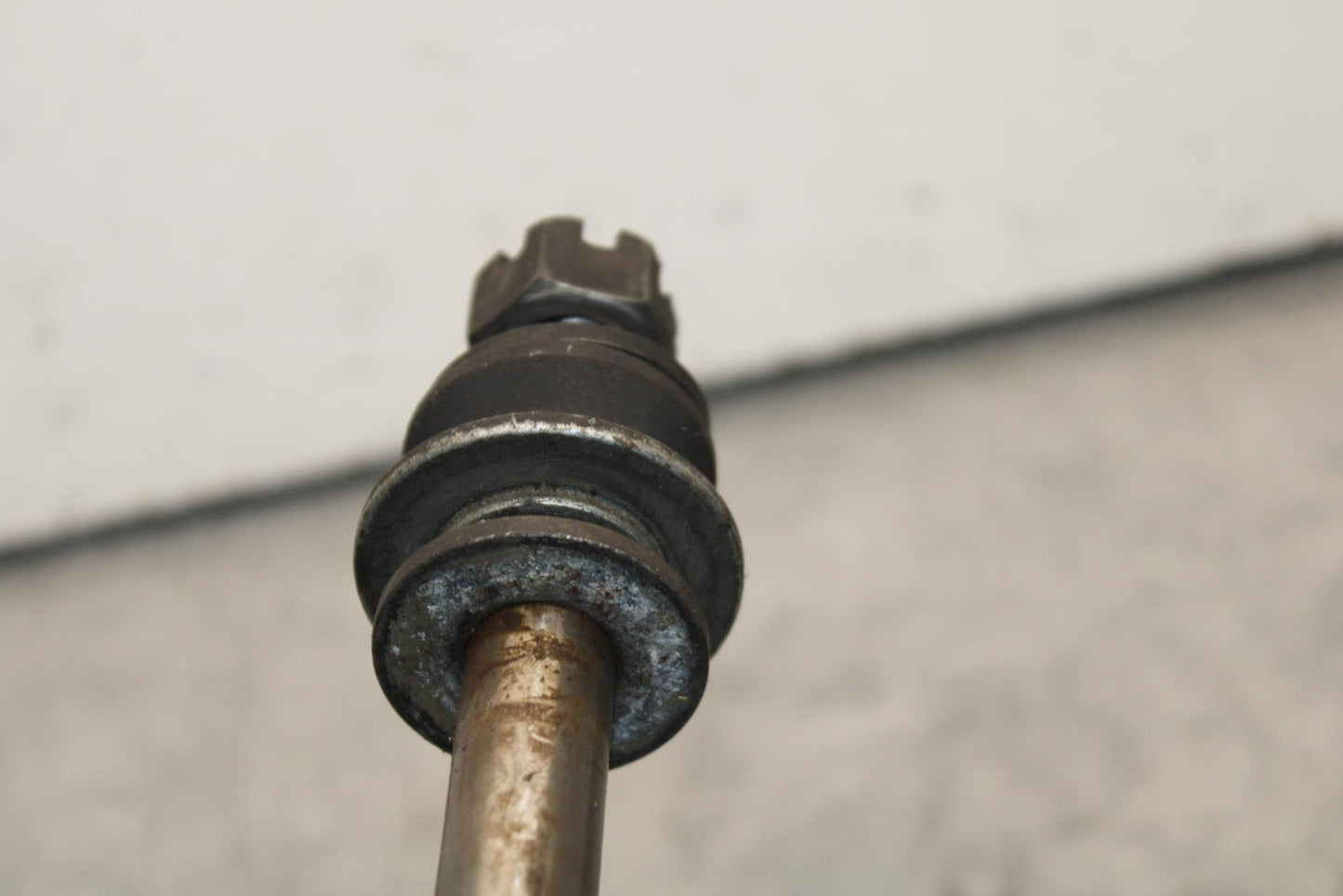 80-81 SUZUKI GS1000GL REAR AXLE BACK WHEEL RIM PIVOT BOLT AXEL BB103