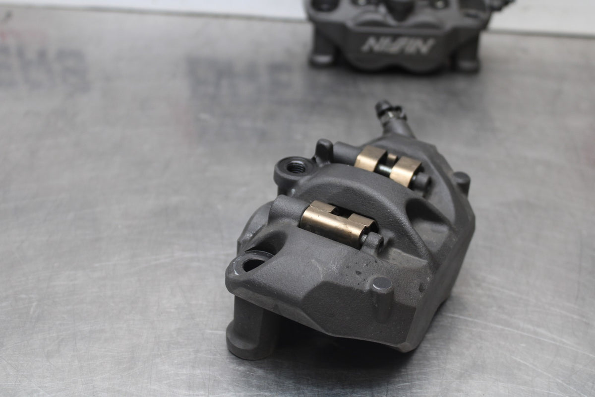 13-18 KAWASAKI NINJA ZX6R RIGHT LEFT FRONT BRAKE CALIPER SET PAIR CALIPERS BB915