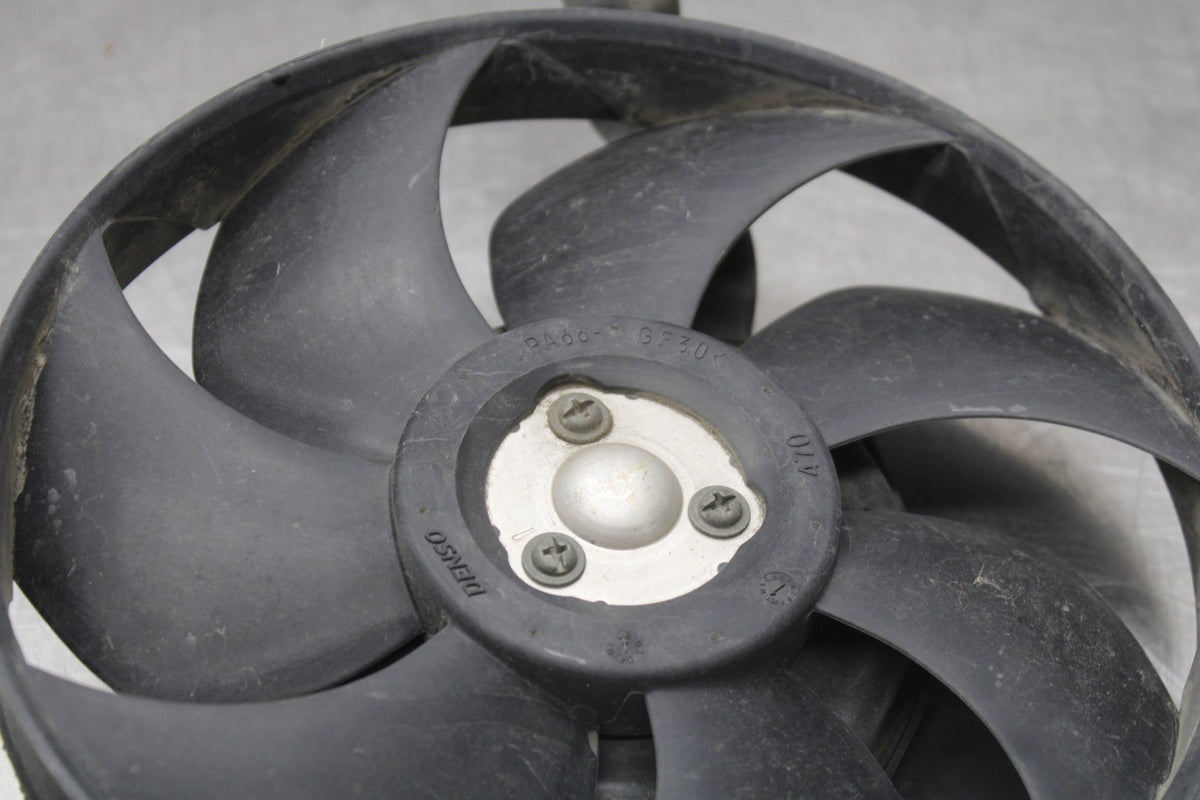 03 YAMAHA YZF R1 ENGINE RADIATOR COOLING FAN BB895