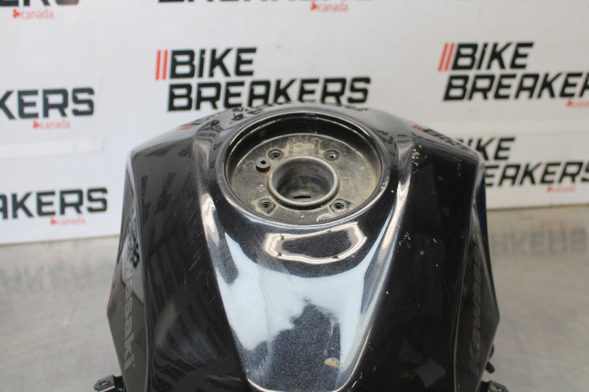 24-25 KAWASAKI NINJA 500 ABS GAS TANK FUEL CELL PETROL RESERVOIR BB899