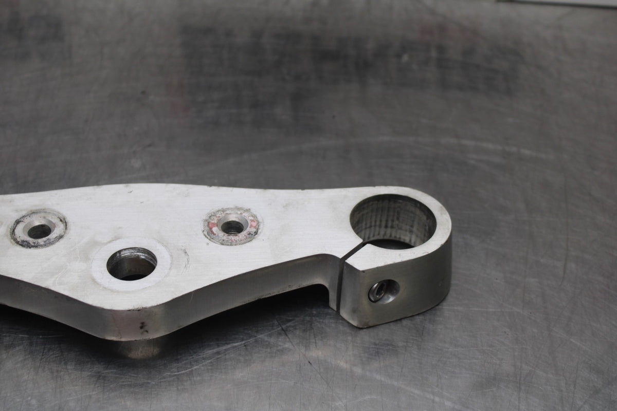 06 KAWASAKI VULCAN 900 FORKS UPPER TRIPLE TREE CLAMP BB799