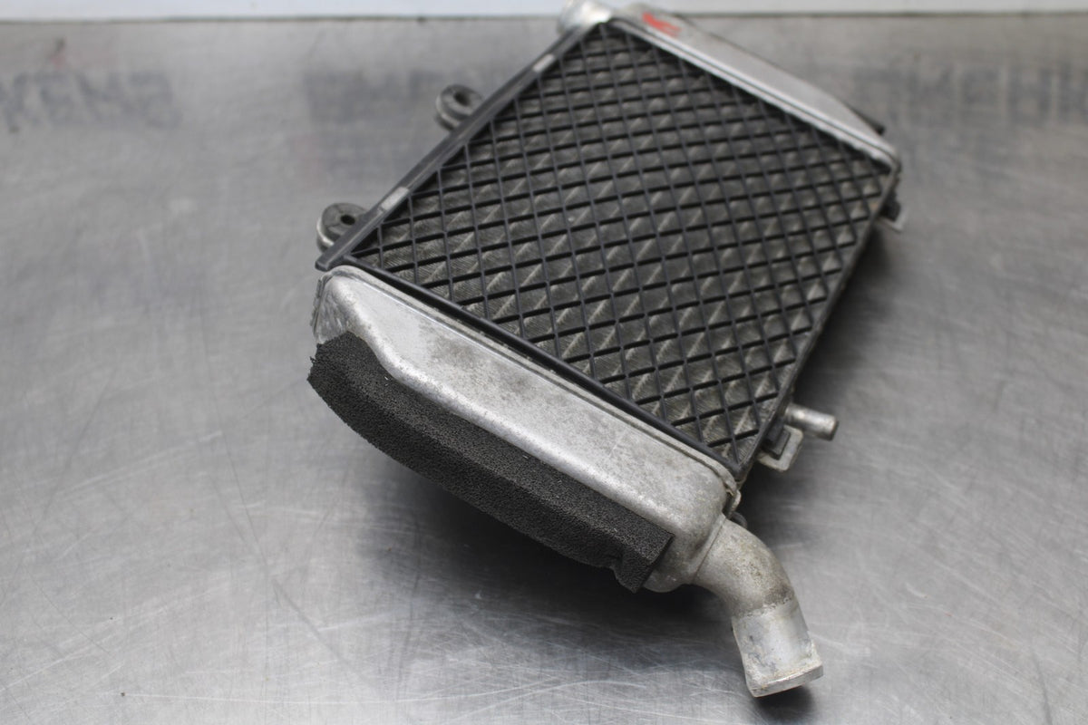 06-07 HONDA INTERCEPTOR 800 VFR800 RIGHT ENGINE RADIATOR MOTOR RADIATER BB917