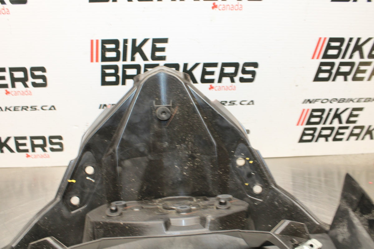 18-23 KAWASAKI NINJA 400 EX400 ABS FRONT CENTER COWL FAIRING BB177