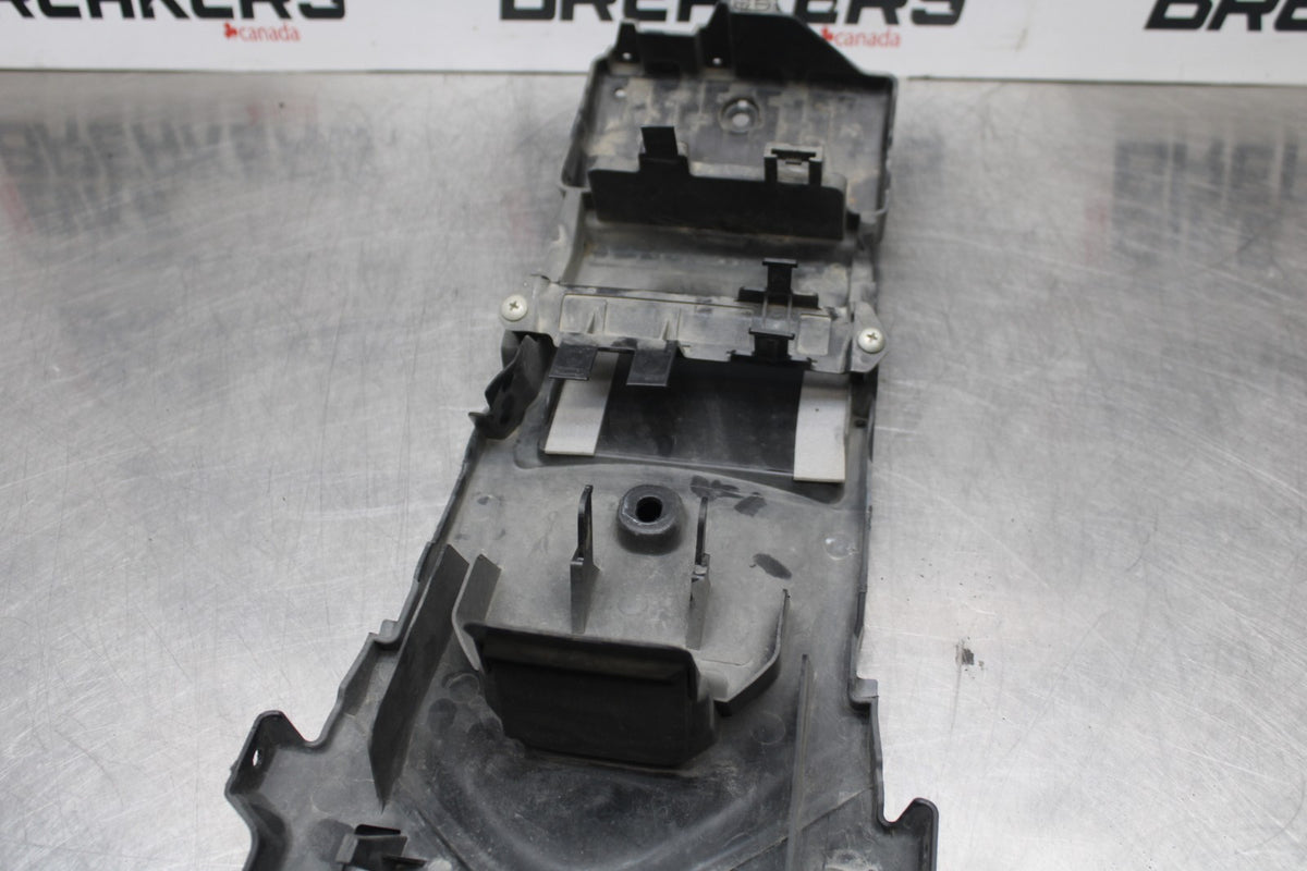 08-10 SUZUKI GSXR 600 REAR BACK TAIL UNDERTAIL BATTERY TRAY PLASTIC BB765