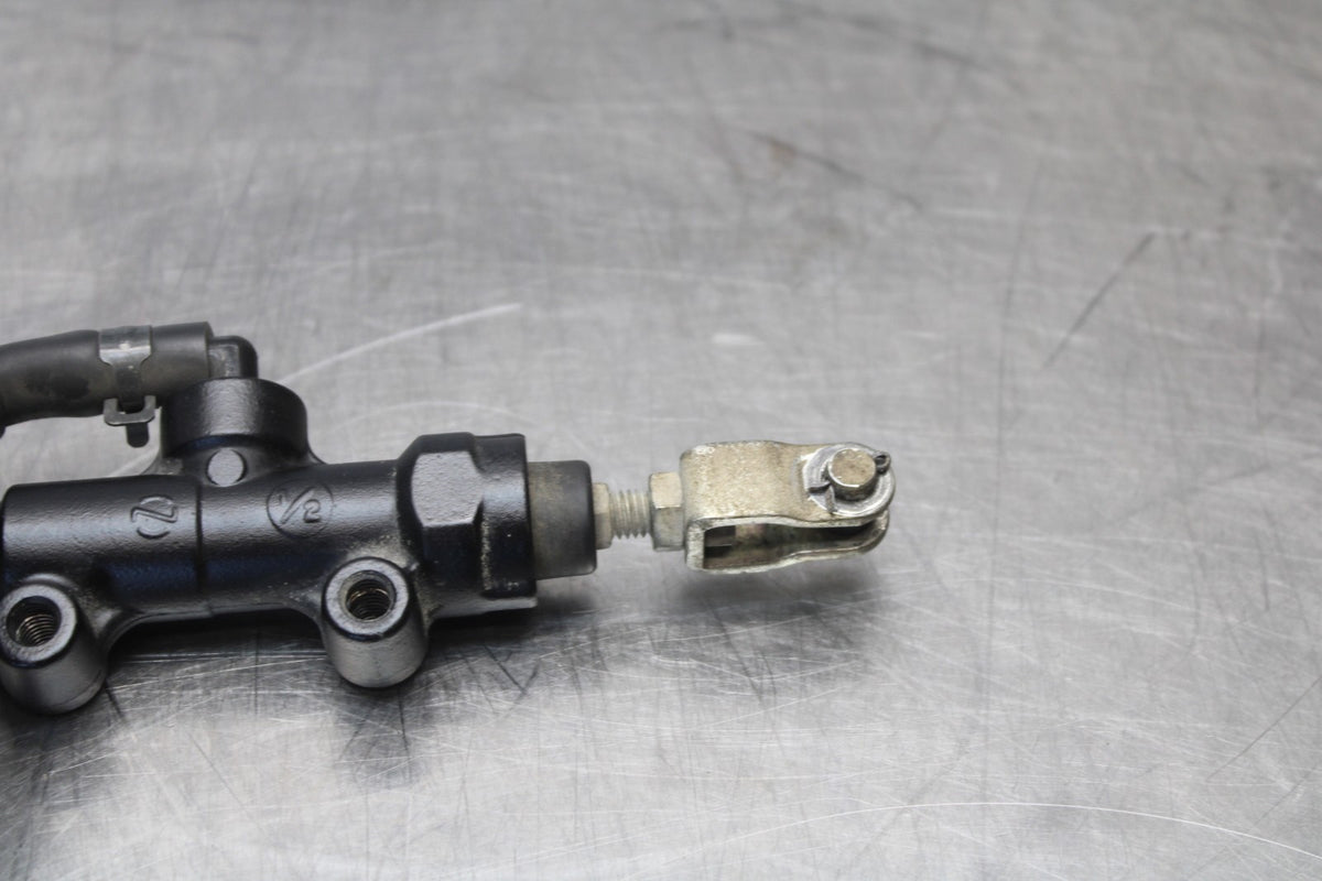 08 KAWASAKI NINJA ZX10R REAR BACK BRAKE MASTER CYLINDER W RESERVOIR BB902