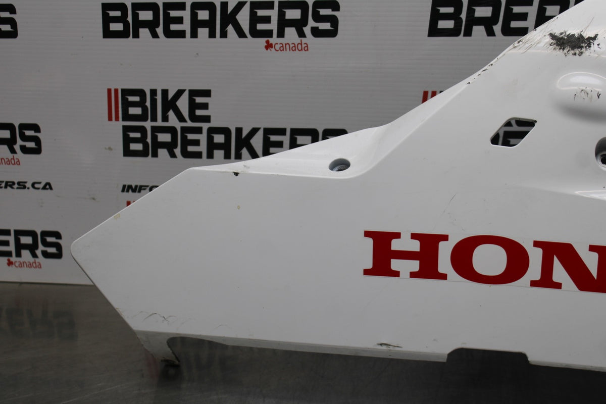 13-24 HONDA CBR600RR RIGHT LOWER BOTTOM BELLY SIDE FAIRING COWL  BB772