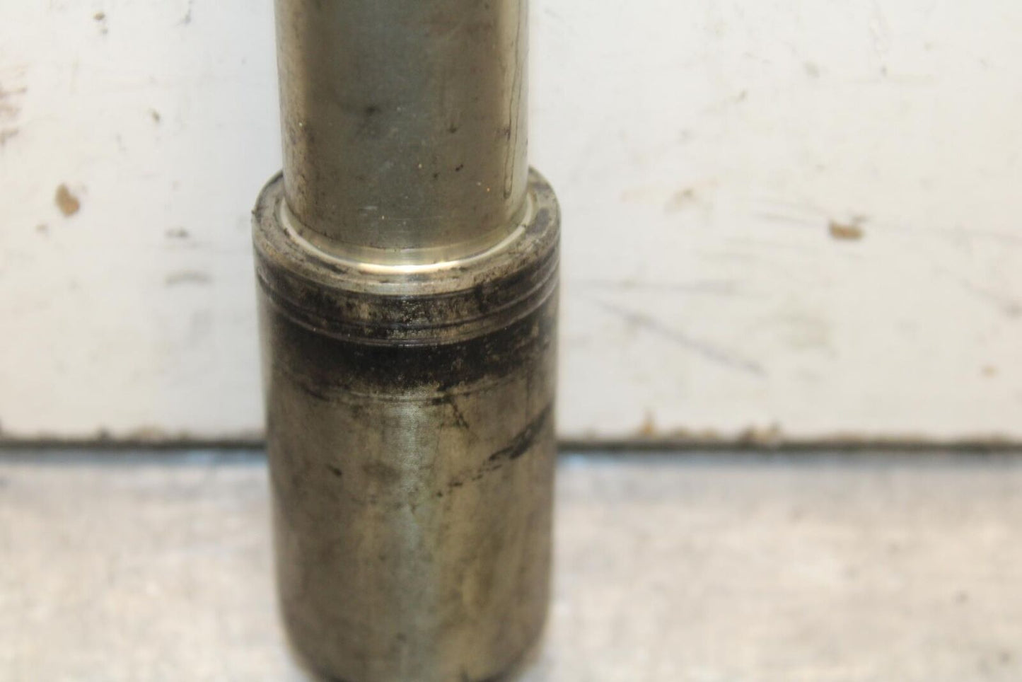 2011 Suzuki GSXR1000 FRONT WHEEL RIM AXLE PIVOT BOLT 54711-41G10 BB96