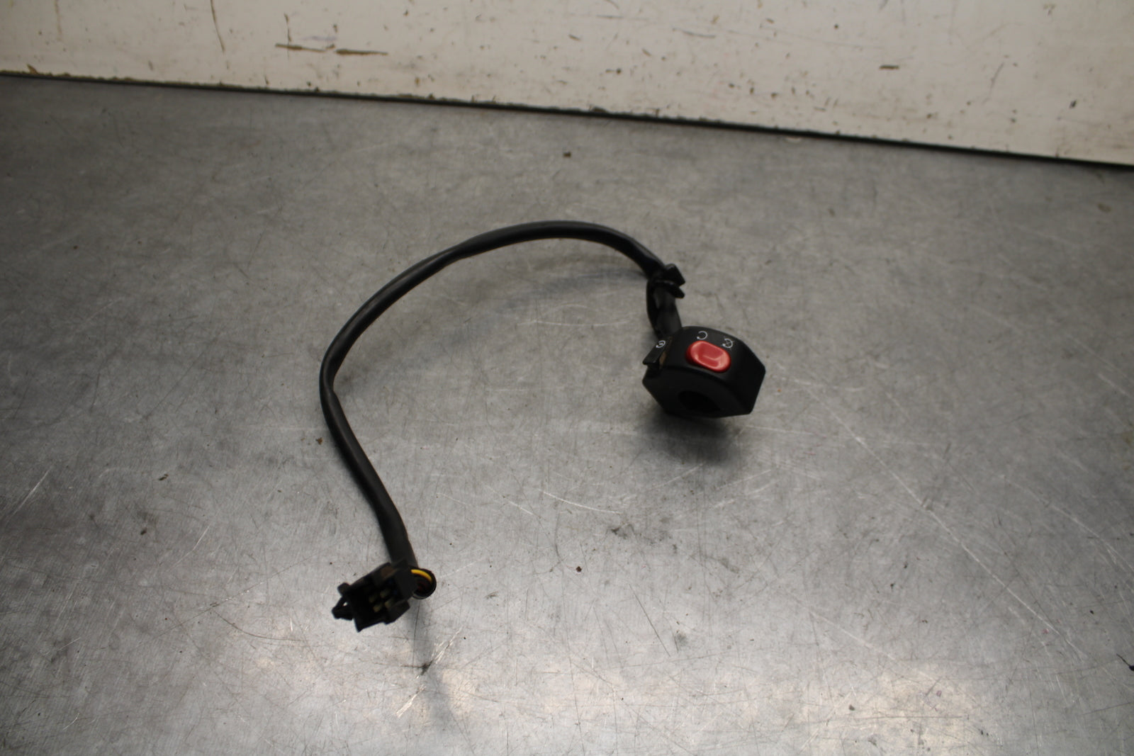 09-11 TRIUMPH DAYTONA 675 RIGHT CLIP ON HANDLE KILL OFF START SWITCH BB652
