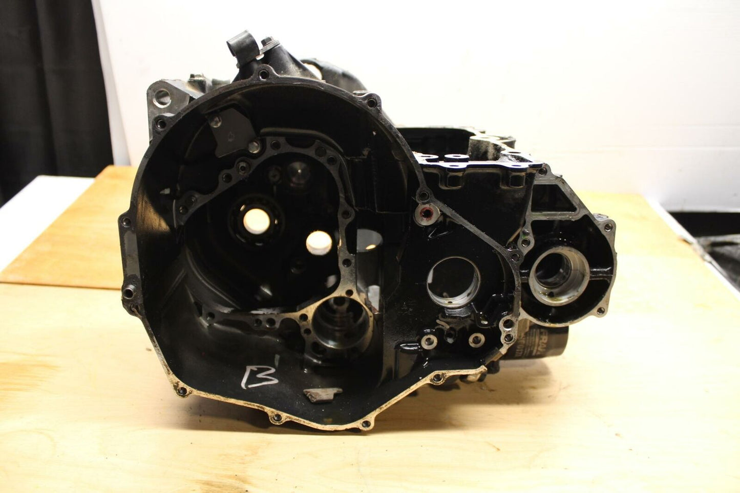 09-10 KAWASAKI ER-6N ENGINE MOTOR CRANKCASE CRANK CASES BLOCK BB325