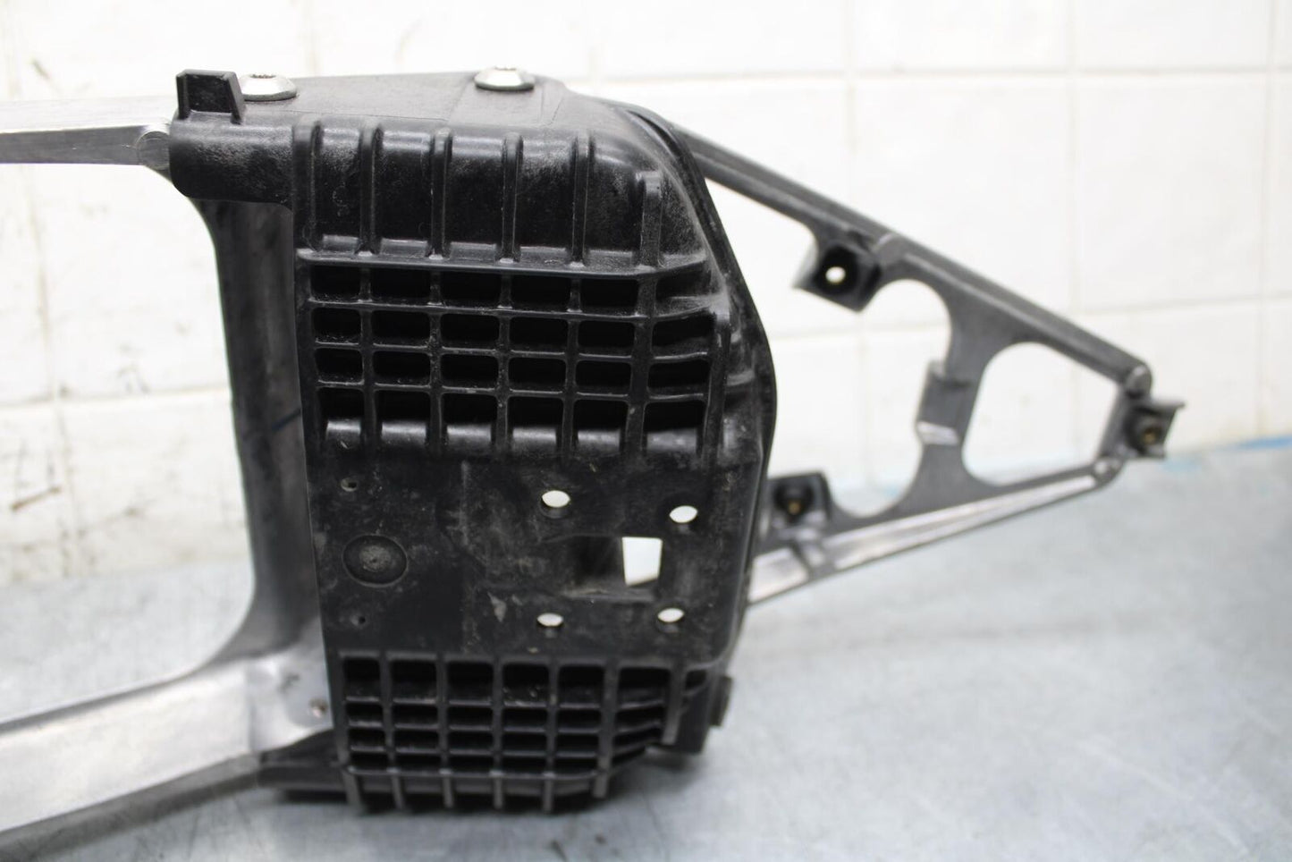 2009 Kawasaki Ninja ZX6R ZX600R REAR TAIL SUBFRAME SUB FRAME 32160-0398  BB548