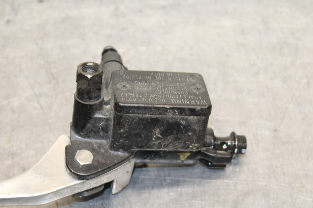 15-16 HONDA CB300F FRONT BRAKE MASTER CYLINDER w/ LEVER BB740