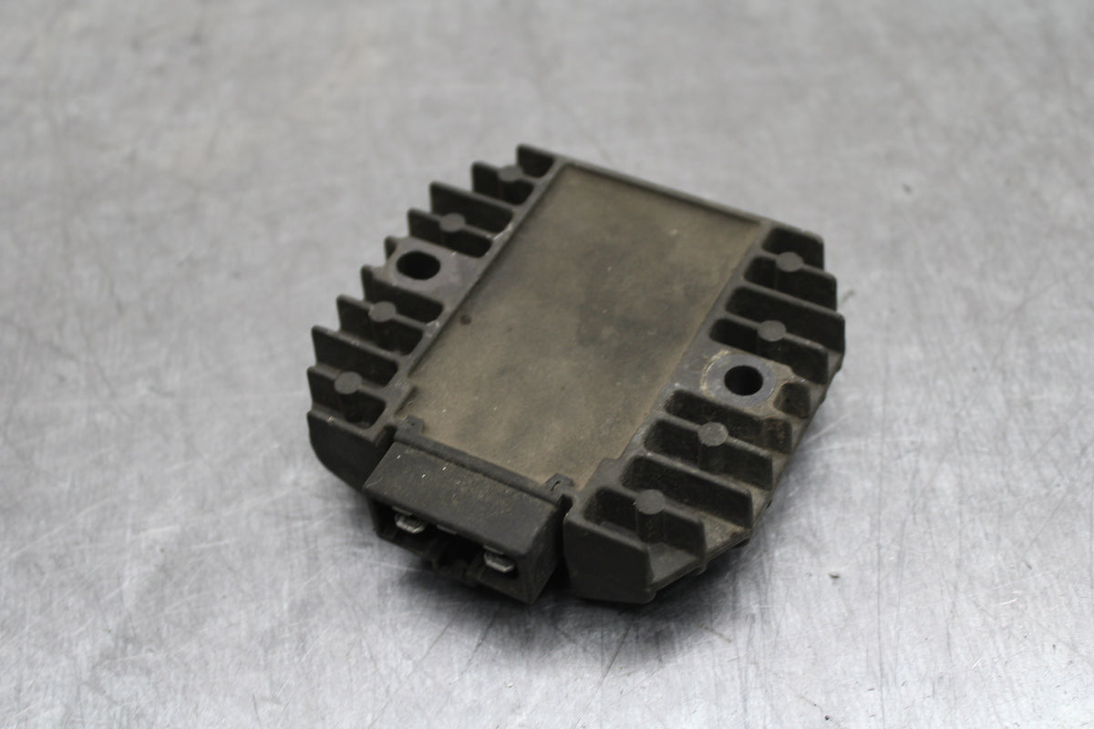 00-01 YAMAHA YZF R1 RECTIFIER VOLTAGE REGULATOR BB755
