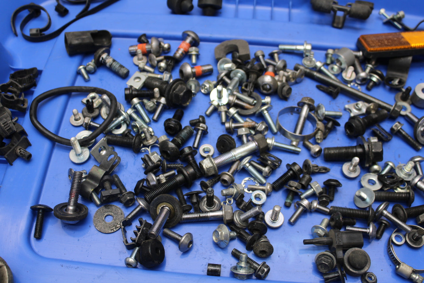 14-17 YAMAHA FZ07 MOUNTING BOLTS HARDWARE MOTOR SCREWS BB162