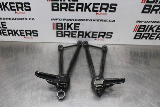 08 KAWASAKI NINJA ZX10R REAR BACK PASSENGER PEG SET PAIR BB201