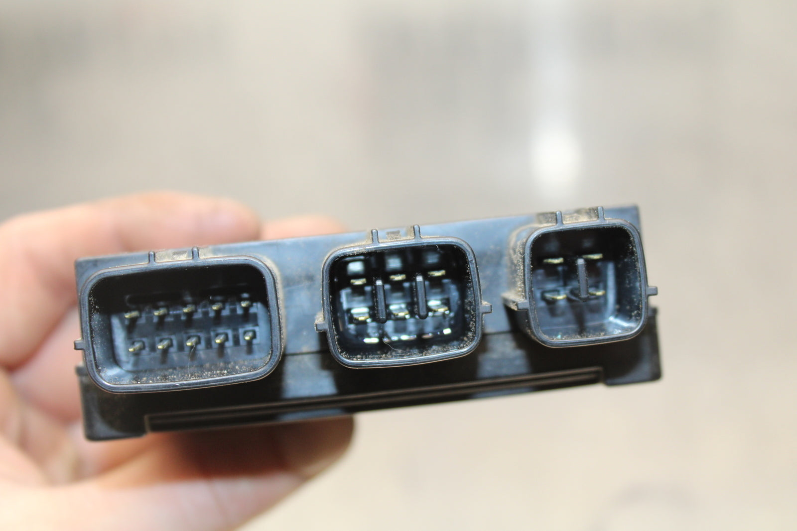 04-05 KAWASAKI NINJA ZX10R RELAY ASSEMBLY BOX BB163