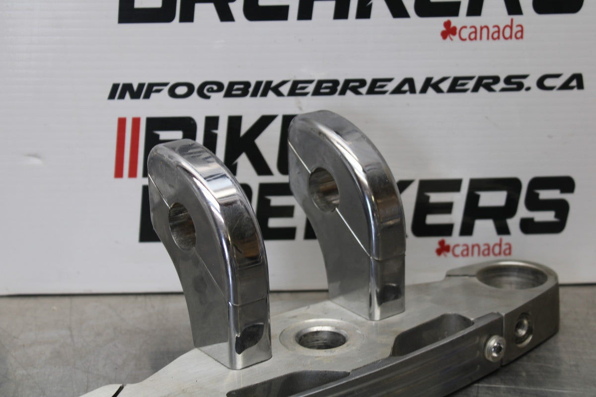 03-08 KAWASAKI VULCAN 1600 FORKS UPPER TRIPLE TREE CLAMP BB196