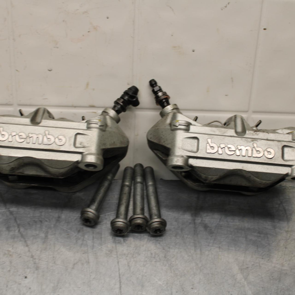 07-11 KTM  990 SUPER DUKE RIGHT LEFT FRONT BRAKE CALIPER SET PAIR CALIPERS BB578