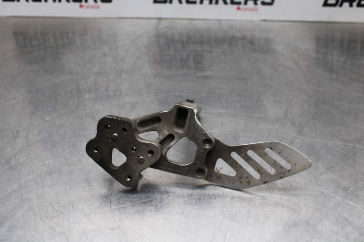 06-07 SUZUKI GSXR 600 LEFT REARSET REAR SET DRIVER FOOT PEG REST STOP BB178