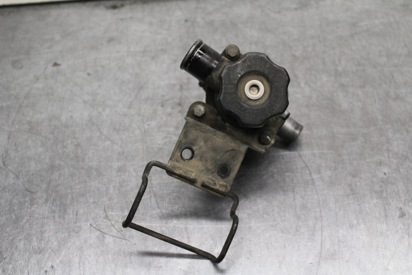 03-08 KAWASAKI VULCAN 1600 THERMOSTAT W HOUSING ASSEMBLY BB754