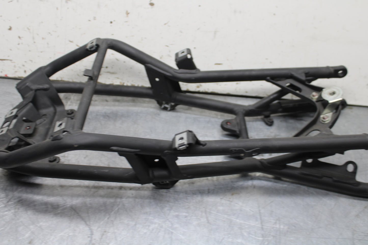 09-11 DUCATI STREETFIGHTER 1098 REAR SUBFRAME BACK SUB FRAME BB705