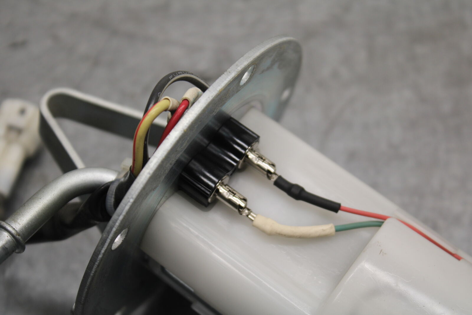 11-24 SUZUKI GSXR750 FUEL PUMP GAS PETROL SENDER UNIT 15100-14J01 BB714