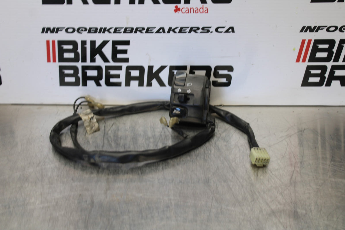 04-05 YAMAHA YZF R1 LEFT CLIP ON HANDLE HORN SIGNALS SWITCH SWITCHES  BB173